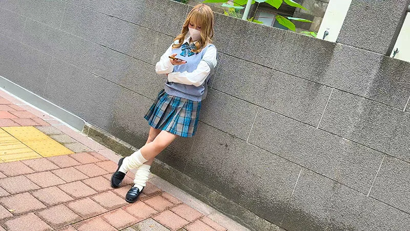 INSTV-706 I made that arrogant, cocky high school girl who thinks she's the best of the world understand the s, screenshot 1