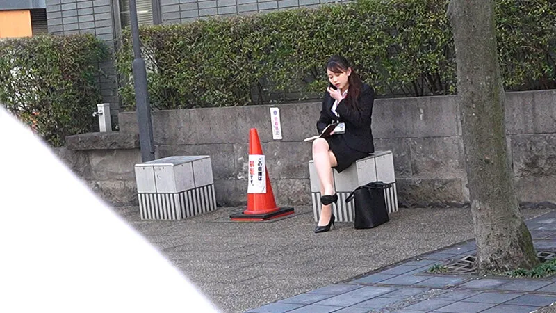 INSTV-719 A working woman, Himari (pseudonym), is approached for an appearance on an internet streaming progra, screenshot 1
