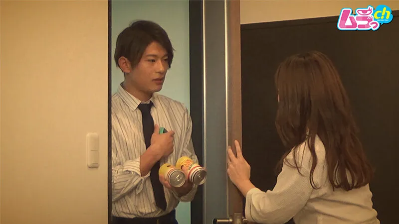 GRMO-140 Hotel Voyeur A Bad-looking Handsome Subordinate Who Makes A Stubborn Married Woman Boss Know With A V, screenshot 1
