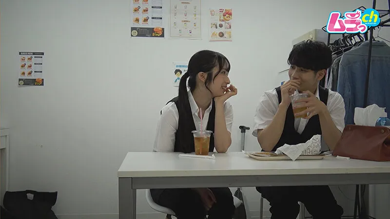 GRMO-147 Voyeurism of a couple. School students who don't have many places to have sex have no reason! First r, screenshot 1