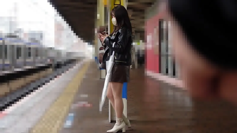 OCH-233 Perverted Train #033 Young-faced Big Boobed Girl In Her First Year As A Member Of Society, screenshot 1
