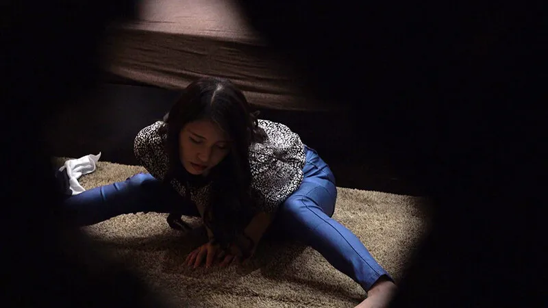 TSSR-3002 She torments her own weak spots until she climaxes... Beautiful office lady secretly filmed masturba, screenshot 1