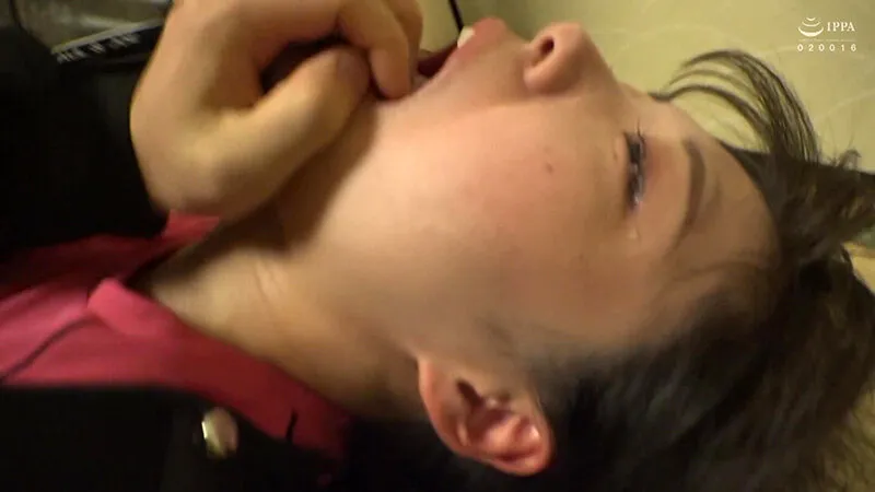 TSSR-3215 Two men attack a brave high school girl who cries as she accepts their cocks!, screenshot 1