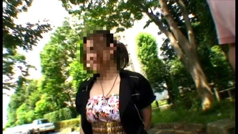 WORLD-015 Yasu and San's Apartment Wife. Journal of Picking Up Girls No. 5, screenshot 3