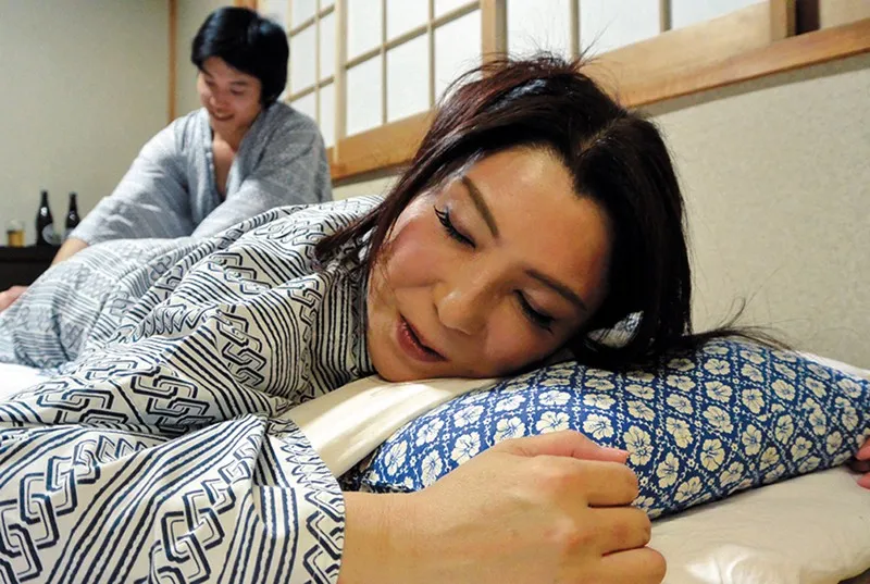 MGDN-079 Horny North Of Tokyo Incestuous Mothers And Their Sons On Wild Vacations 240-Minute Special, screenshot 2
