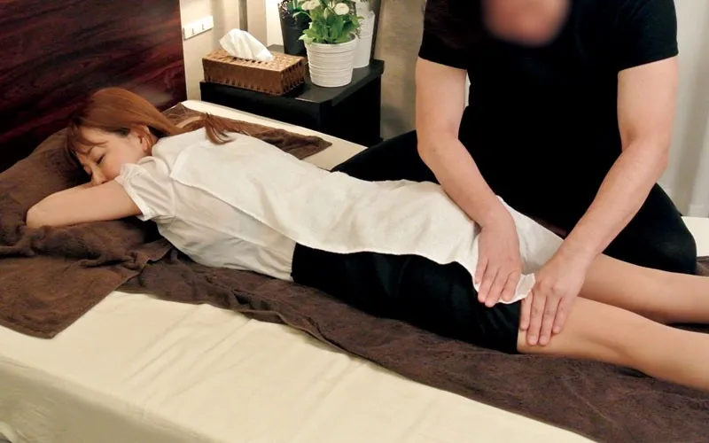 SPZ-1090 OL Only! An Immoral Hot Masseuse's Finger Techniques, screenshot 1
