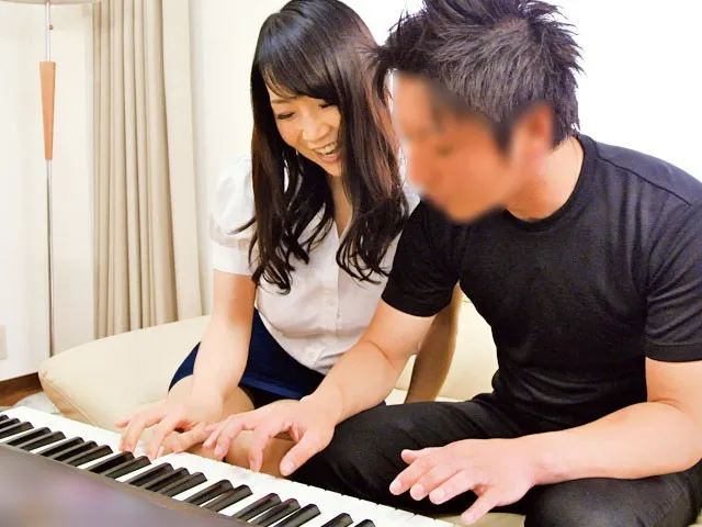 VNDS-3201 MILF's Creampie Impregnation Lesson Minako Kirishima — Minako Kirishima, screenshot 2