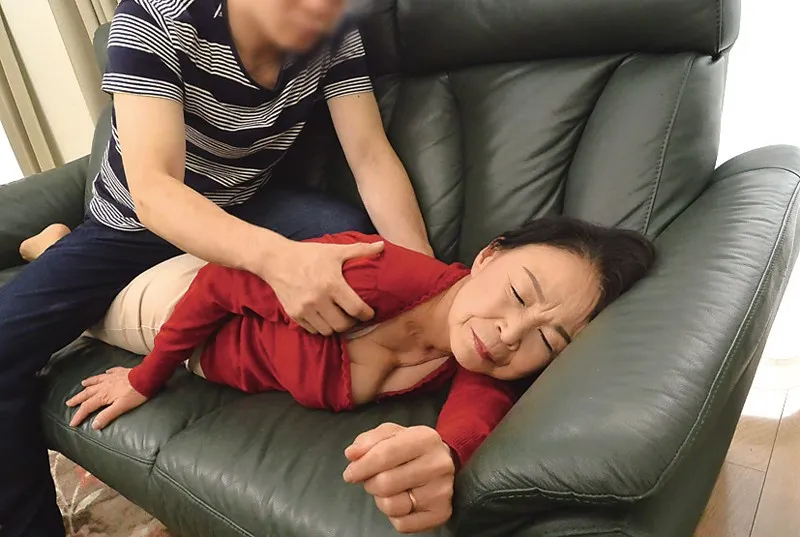 VNDS-5191 Until The Day I Die... I Can Never Tell My Husband... A Big Titty Grandma Who Got Fucked By Her Step — Chiharu Kotani, screenshot 2