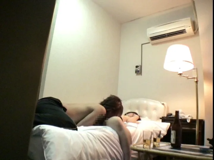 WAN-019 ビジネスホテル受付嬢を口説いて部屋FUCK盗撮 — Ruri Yuikawa, 三浦亜沙妃, 成瀬まひる, スクリーンショット 2