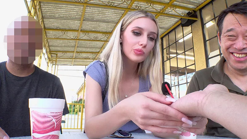 HIKR-210 Reverse pick-up in Los Angeles!? A mysterious blonde beauty at the hotel poolside predicts the future, screenshot 2
