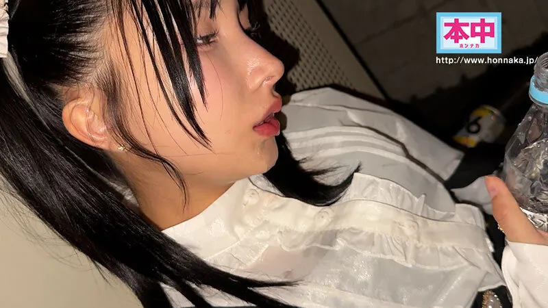 HMN-779 BITCH MELTDOWN Early Morning: Girls Sleeping on the Streets - The Host's Return from Kabukicho, Shinku, screenshot 1