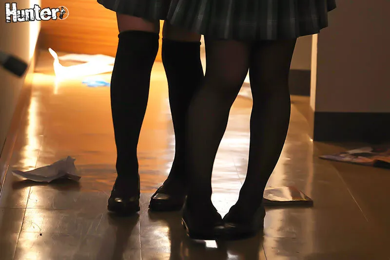 HUNTC-474 18歳未満立ち入り禁止の暖簾をくぐれば欲求不満な女子生徒といつでもヤリ放題!18歳未満立ち入り禁止の暖簾の先にはエロがある!使われていない旧校舎に出来た 18禁スペースは暇を持て余した学生たちの発情ス, スクリーンショット 1
