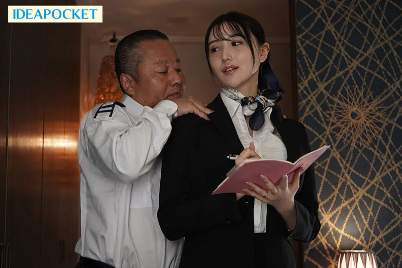 IPZZ-777 Mai Fujisaki, a flight attendant in pantyhose with beautiful legs, indulges in sweaty French kissing — Fujisaki Mai, screenshot 1