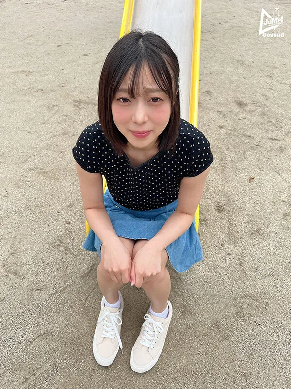 JUBE-036 play. I found an innocent girl in the park, tricked her into coming home, played with her delicate bo — Aya Tsukino, 月乃あや, screenshot 1