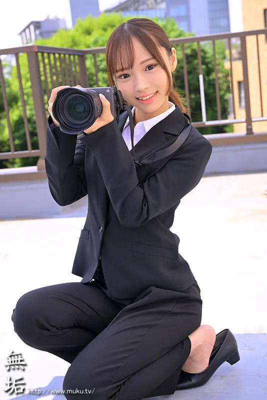 MUKA-002 Work uniform. I want to have sex with a working girl in her work clothes. I'm sorry for splashing sem — Migrant Style, 渡来ふう, screenshot 1