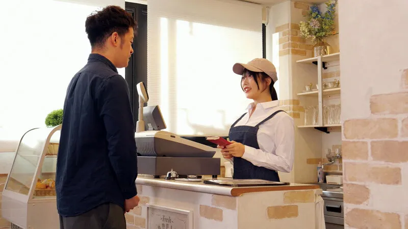 REAL-982 Betrayal and Pregnancy Date ~A Naive Cafe Employee's Special Day is Ruthlessly Filled with Cummings a — Sakura Yuno, screenshot 1