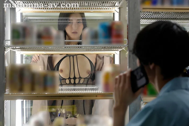 ROE-377 "You'll pay with your body..." A faithful wife becomes a shoplifter's surrogate and obedient sex slave — Toko Yoshinaga, screenshot 4