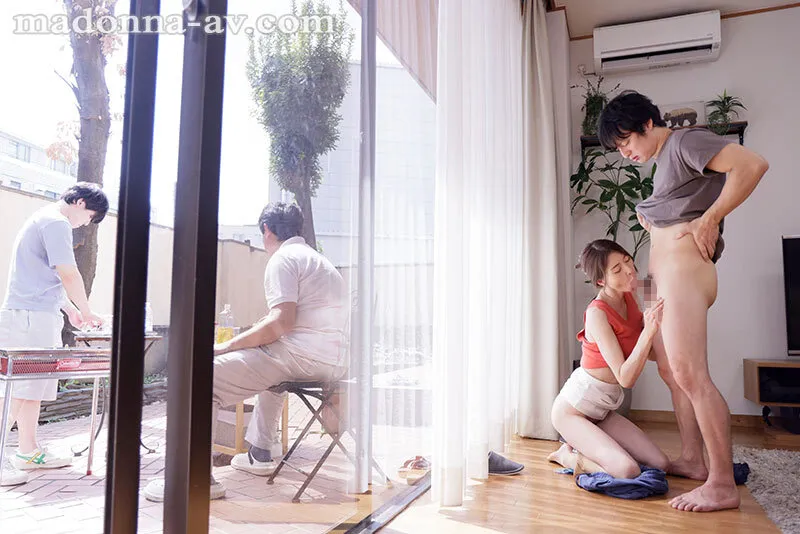 ROE-462 可愛くて、男らしくて、沼り始める私―。 童貞の甥に身も心も溺れる密会情事の日々―。 葵百合香 — 葵百合香, スクリーンショット 3