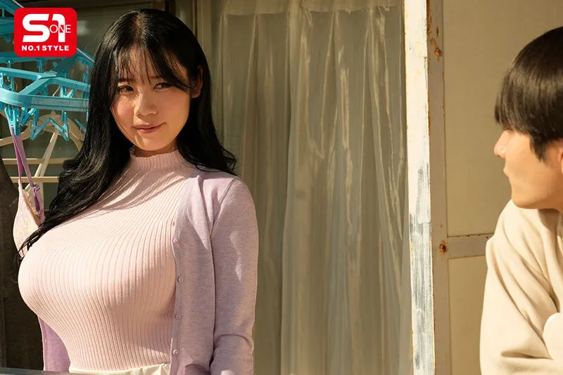 SNOS-217 When the neighboring M-cup housewife hangs out her melon-sized, extra-large bra in the afternoon, it' — Minato Haru, screenshot 1