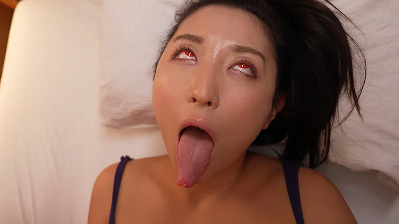SORA-640 Personality manipulation and brainwashing: A 36-year-old housewife is sent to visit her neighbor, who — Yuri Honma, screenshot 5